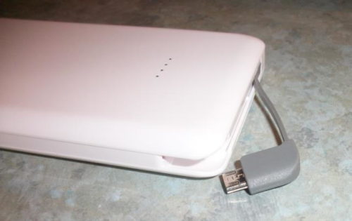 Intenso Powerbank S10000 integriertes USB Ladekabel