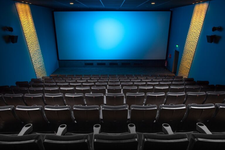 Mit einem Beamer ein Heimkino einrichten