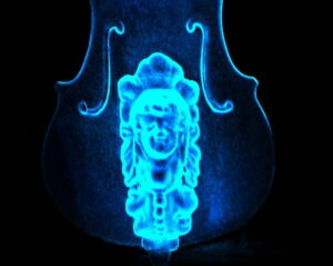 Artec 3D Röntgenaufnahme einer Violine mit Fehlabgleich