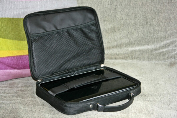 Netbook bzw. Mini-Laptop in Tasche