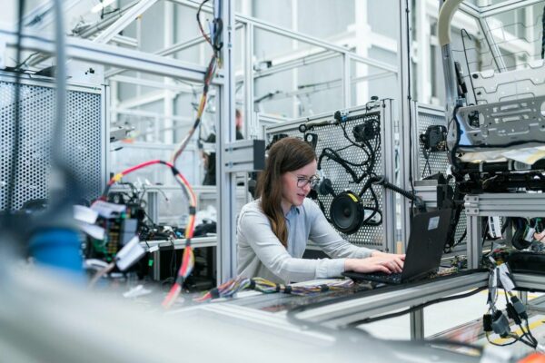 Hubtische für Industrie-PCs