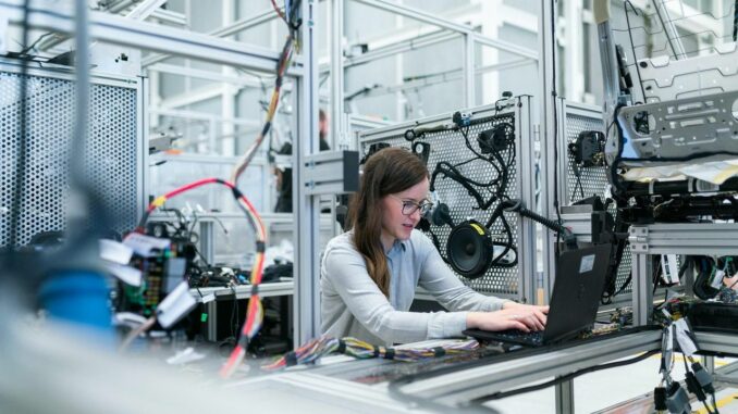 Hubtische für Industrie-PCs