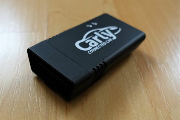 OBD2 Anschluss am Carly Universal Adapter