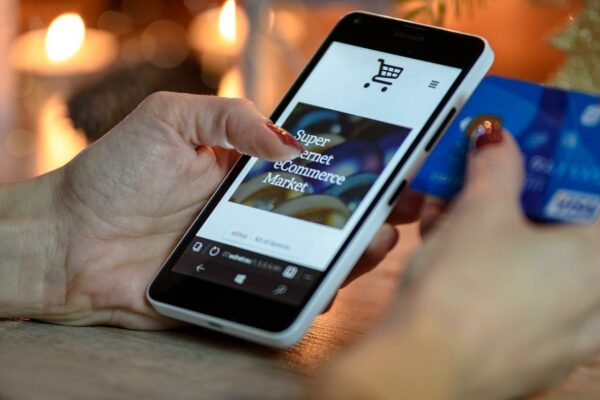 Onlineshop auf dem Smartphone geöffnet