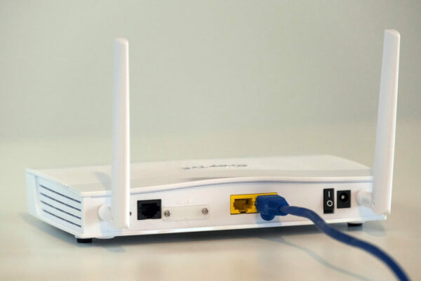 Router Rückseite mit Anschlüssen