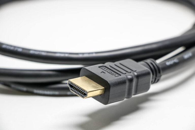 Stecker am HDMI-Kabel