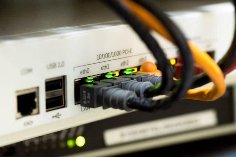 Network Address Translation (NAT) läuft im Router ab